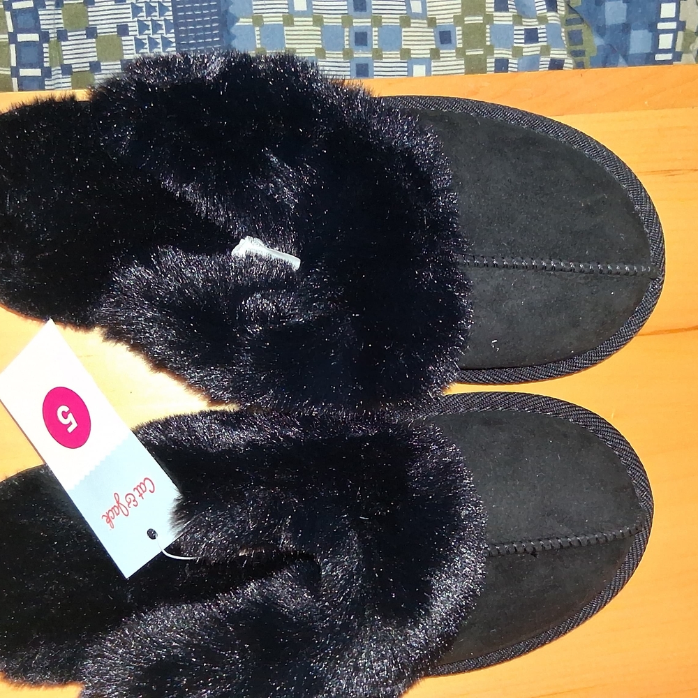 Cat & Jack Women's Plush Black Slippers